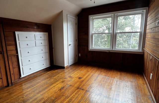 306 N 11th Street Gallery 2