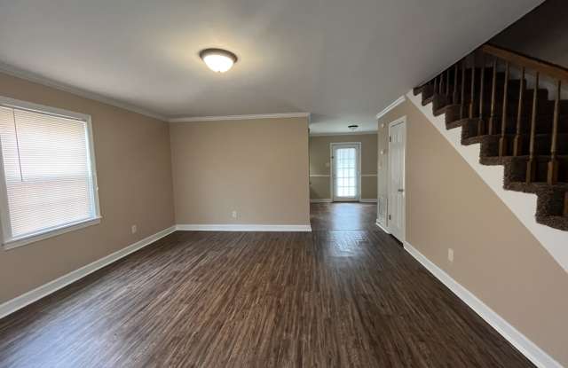220 Hickory Trail - 1 Gallery 2