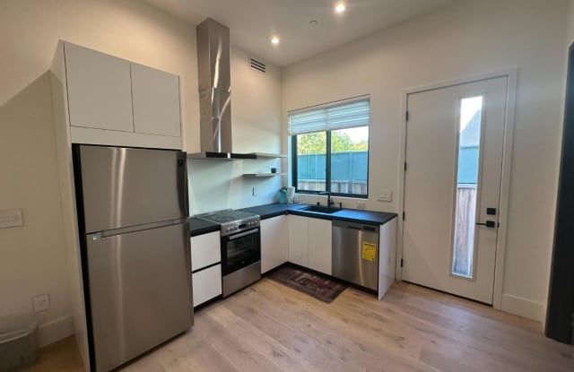 438 Burgoyne ST - 438 Burgoyne Street, Mountain View, CA 94043