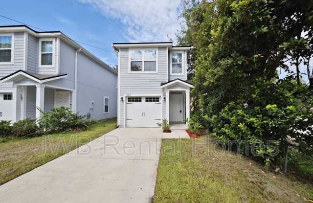 1250 Mull St photos photos