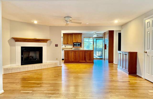 19699 N SNOW HILL MANOR Road Gallery 2