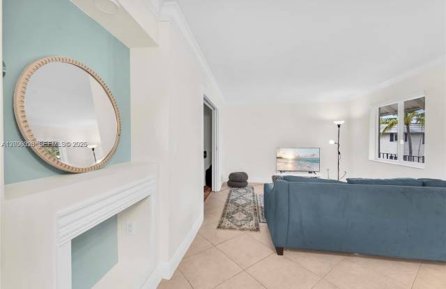 8617 SW 68th Ct photos photos