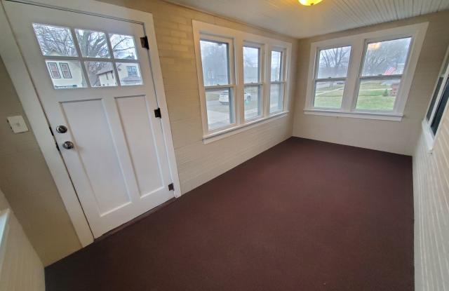 4 Bedroom, 1 Bathroom home just South of Downtown! photos photos