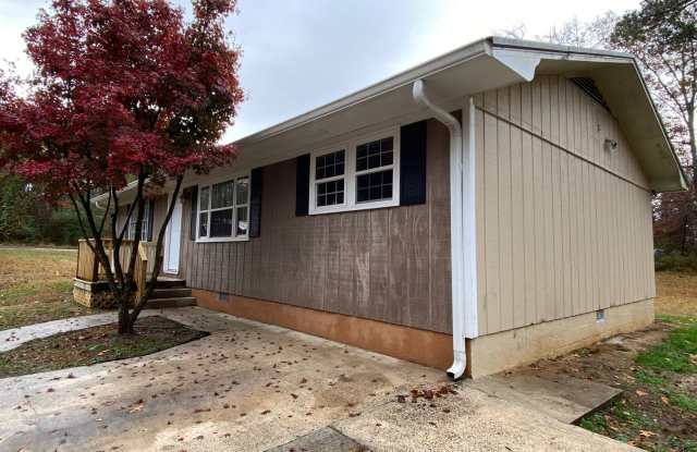 4 bedroom, 1-1/2 bathroom House in West Rome! photos photos