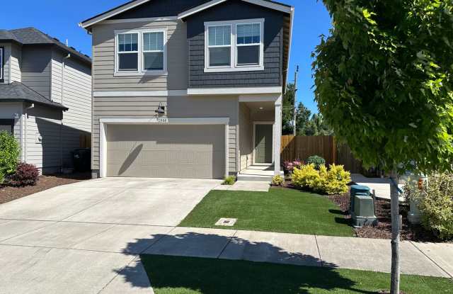 4 bedroom 2.5 bathrooms in the beautiful Marcola Meadows! photos photos