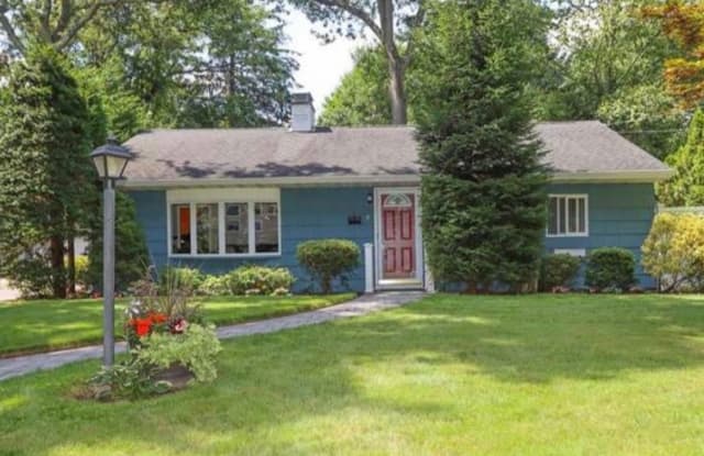 6 Walnut Place - 6 Walnut Place, Cold Spring Harbor, NY 11743