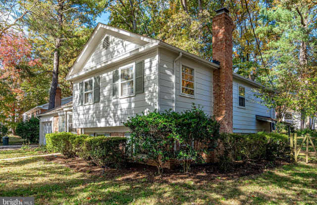 8204 MOCKINGBIRD DR Gallery 4