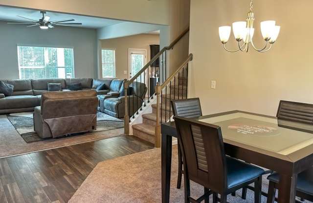 135 Collington Circle Gallery 3