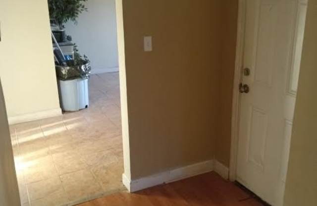 130 E Lincoln Highway Gallery 3