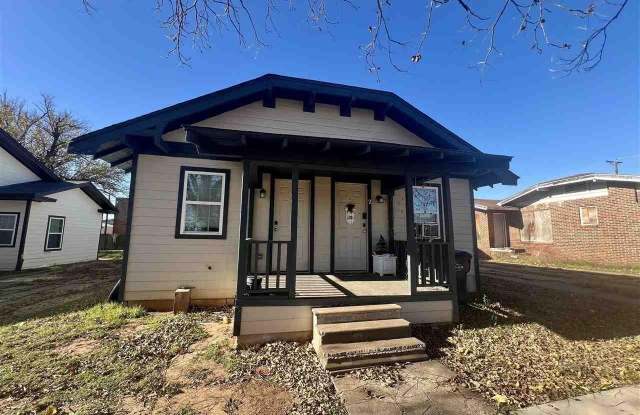 1102 BLUFF STREET - 1102 Bluff Street, Wichita Falls, TX 76301