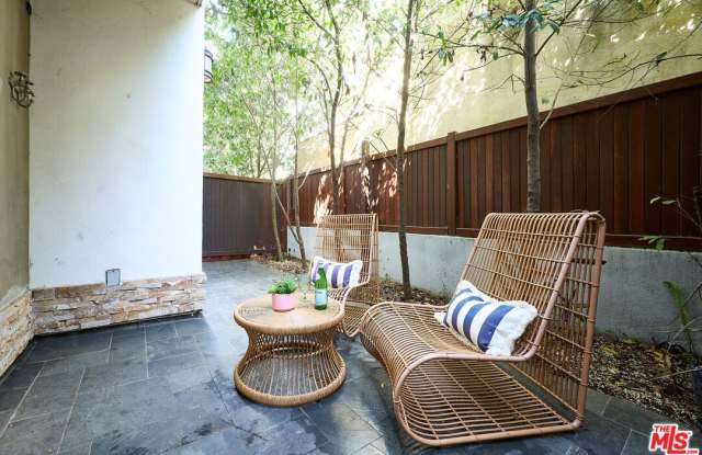 2121 Virginia Ave - 2121 Virginia Avenue, Santa Monica, CA 90404