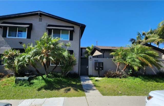 984 El Camino Drive - 984 El Camino Drive, Costa Mesa, CA 92626