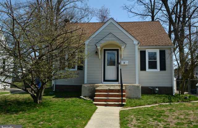 13 MASSACHUSETTS Avenue photos photos