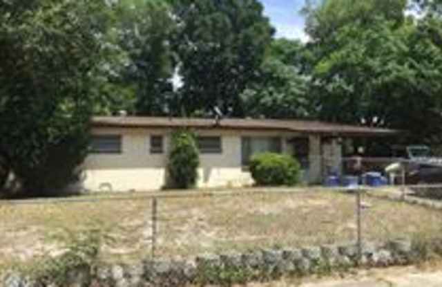 250 Lee Drive - 250 Lee Drive, Bellair-Meadowbrook Terrace, FL 32073