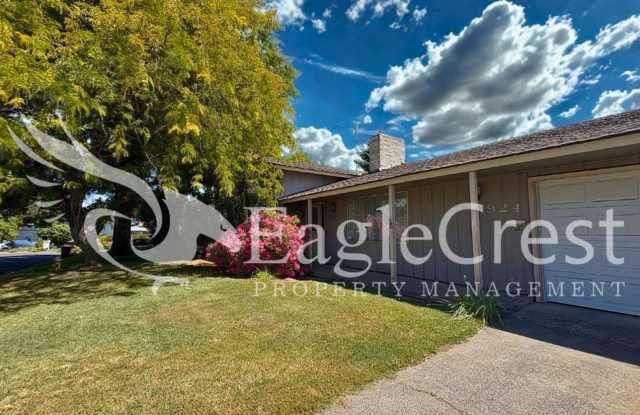 3 Bedroom 2 Bathroom Single Family Home With Great Outdoor Space!! photos photos