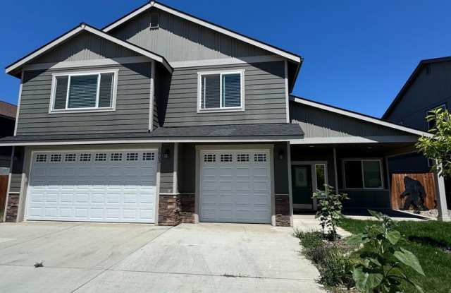 Spacious 5-Bedroom Home with Bonus Living Space for Rent photos photos
