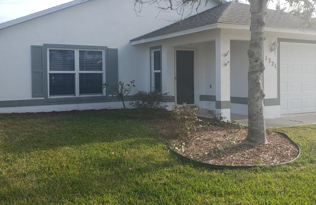 1321 Wayne Ave photos photos