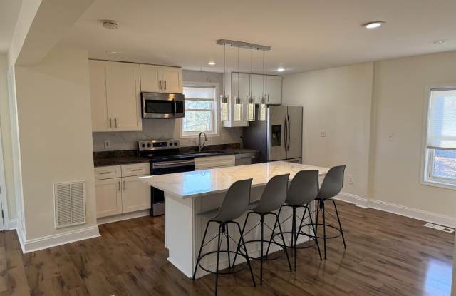 9300 SANGER Street photos photos