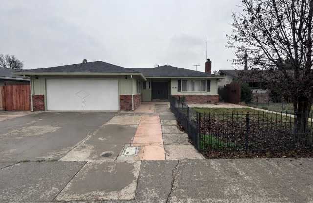 1005 Pasadena Ln photos photos