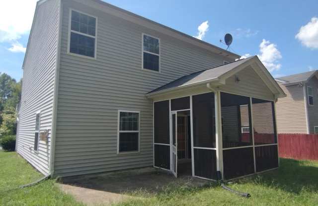 Room in 4 Bedroom Home at Genlee Dr Gallery 3