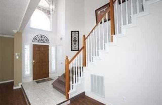 5800 Charleston Drive Gallery 2