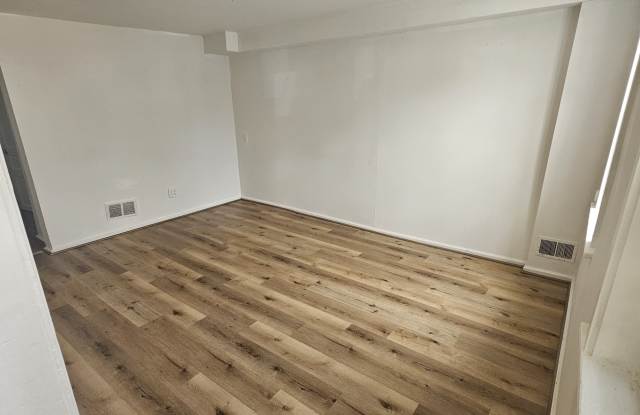 2017 S 15th Pl. Gallery 4