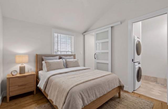 Exquisitely renovated San Souci 2-Bedroom with private garage Gallery 3