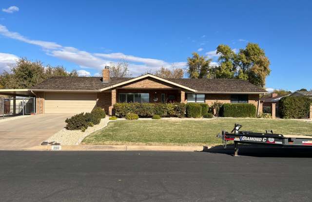 3 bedroom, 2 bathroom, 2 car garage - 1190 Baneberry Drive, St. George, UT 84790