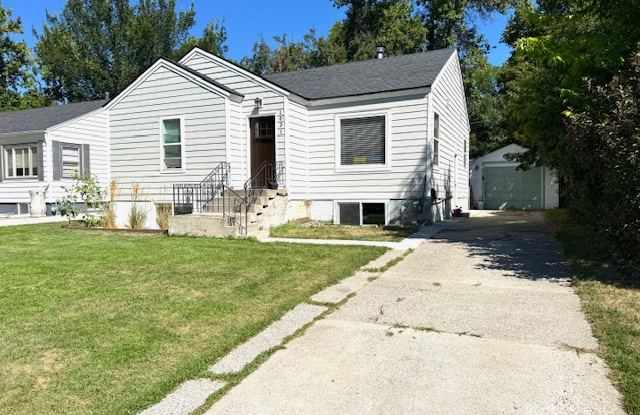 1031 Harvard Avenue photos photos