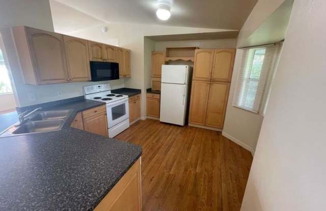 445 Candlewick Circle W Gallery 2