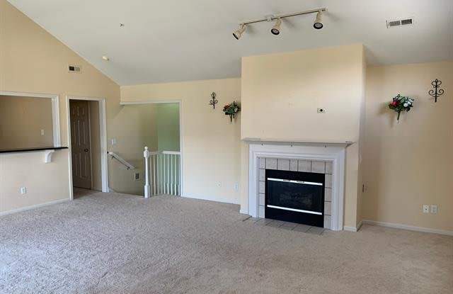 28423 CARLTON WAY Drive Gallery 4