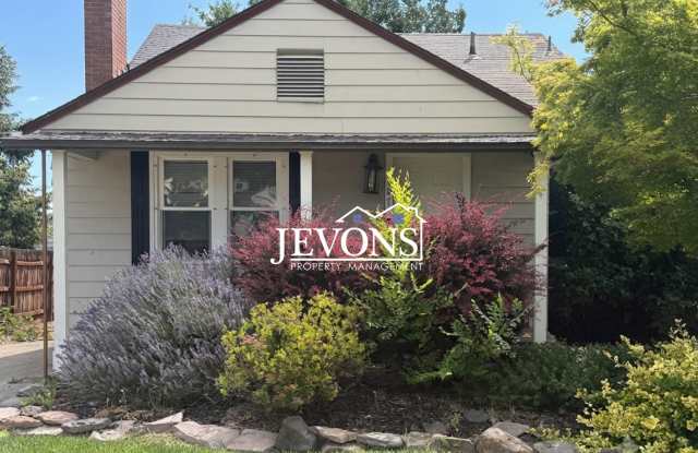A charming and well-located single-family home in Yakima! photos photos