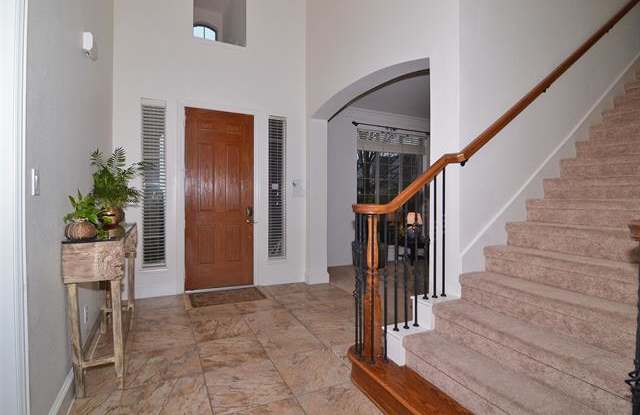 1818 Glenville Drive Gallery 2