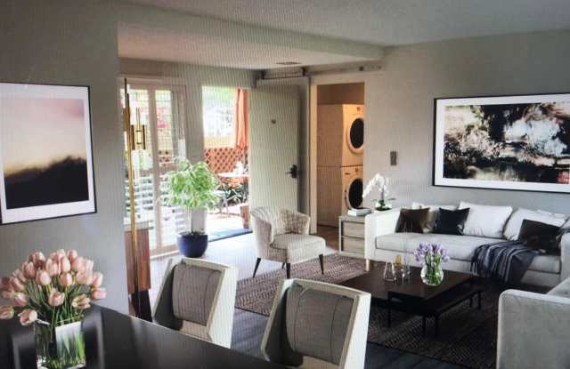 345 Moreton Bay Lane unit: 2 photos photos