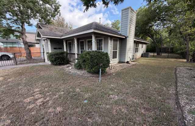 4/2 House - North of UT/Rosedale Gallery 3