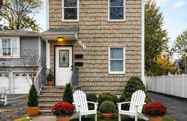 608 West Broad Street photos photos
