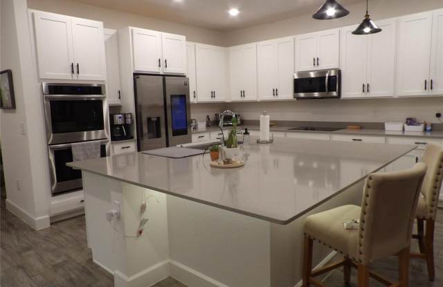 17896 PASSIONFLOWER Circle Gallery 2