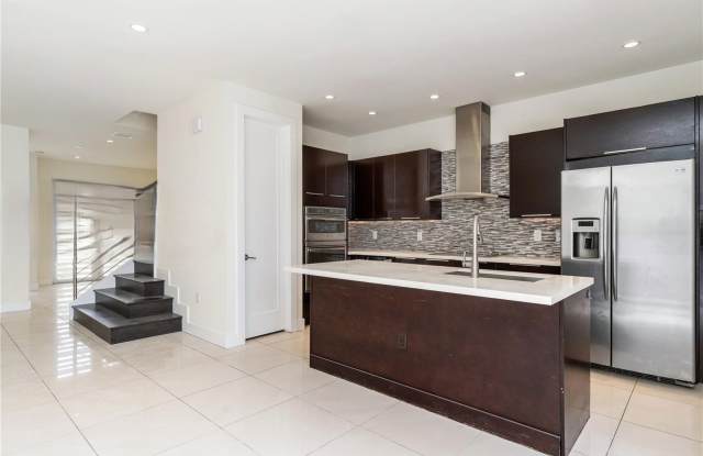 6419 Northwest 105th Court Gallery 4