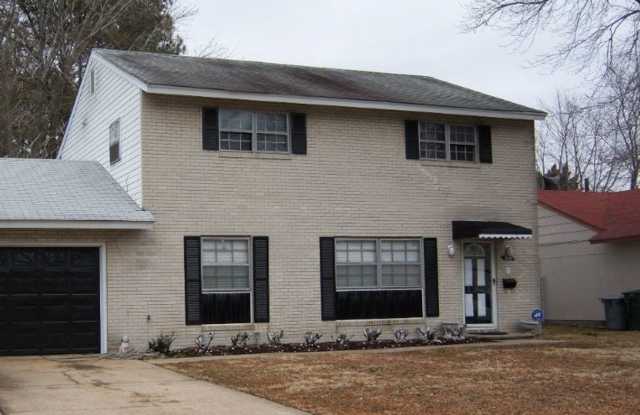 Spacious 4 Bedroom/2 Bath photos photos