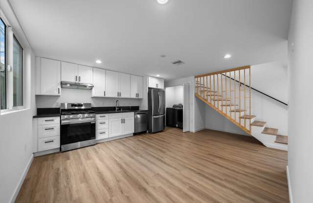 1535 N Kingsley Dr photos photos