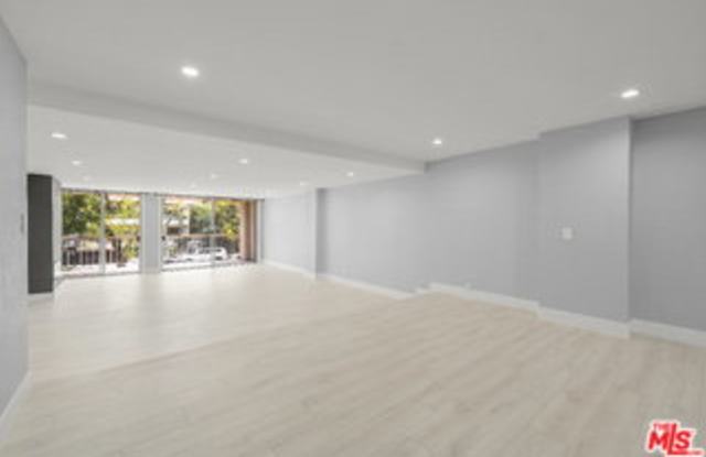 441 North Oakhurst Drive Gallery 4