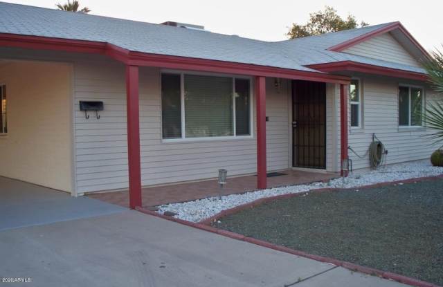10772 W CROSBY Drive Gallery 2