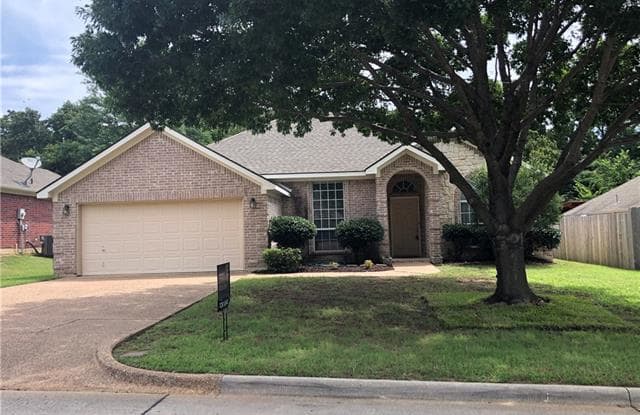 608 Everglade Drive - 608 Everglade Drive, Mansfield, TX 76063