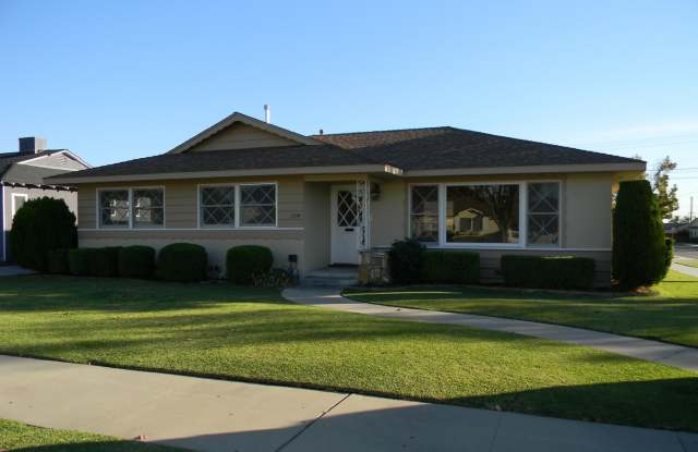 1104 E Everett Pl - AVAILABLE 6/1/2026 photos photos