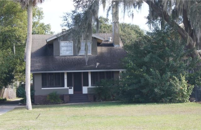 511 S CENTER STREET - 511 Center St, Eustis, FL 32726