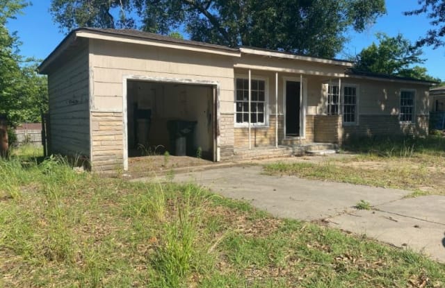 2216 S 12th St - 2216 South Twelfth Street, Longview, TX 75602