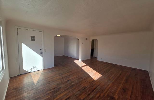 Charming 2 bed 1 bath photos photos