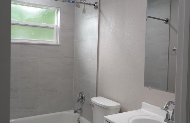 1042 Ola Drive - 1 Gallery 4