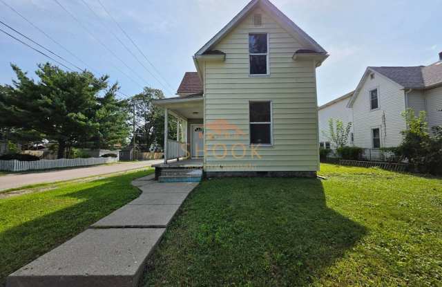 Centrally Located and Remodeled 4BR Home Gallery 3