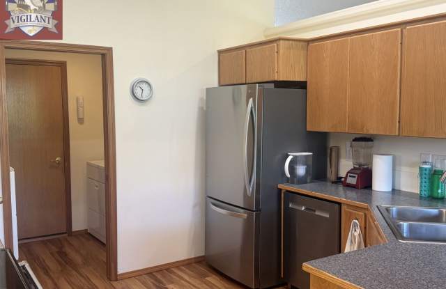 BATTLE GROUND HOME FOR RENT — LARGE LOT & PRIVATE BACKYARD Gallery 4